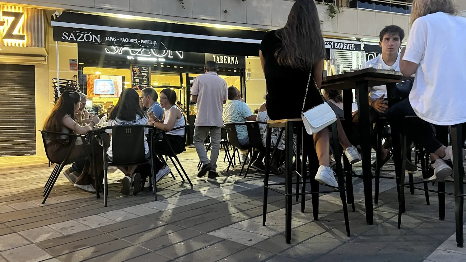 Sazón Teatinos, taberna de tapas y parrilla en Teatinos (Málaga)